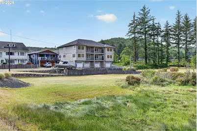 954 Beach Blvd, Winchester Bay, OR 97467 - Photo 44