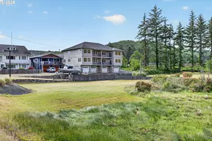 954 Beach Blvd, Winchester Bay, OR 97467 - Photo 44