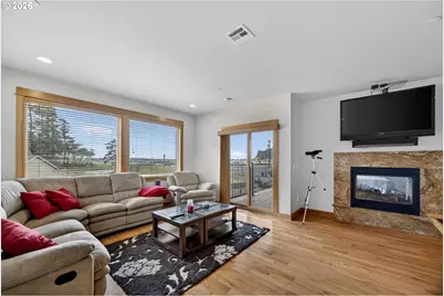 954 Beach Blvd, Winchester Bay, OR 97467 - Photo 10