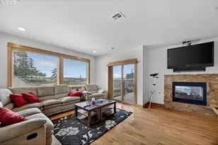 954 Beach Blvd, Winchester Bay, OR 97467 - Photo 10