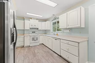 83224 Clear Lake Rd, Florence, OR 97439 - Photo 12
