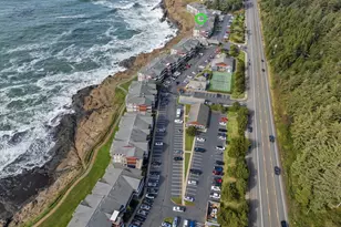 939 NW Hwy 101, Depoe Bay, OR 97341 - Photo 16