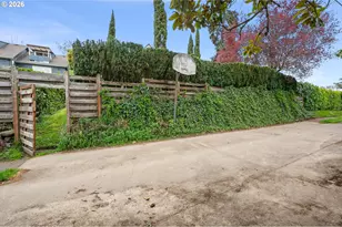 2223 Olive St, Eugene, OR 97401 - Photo 38