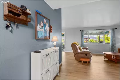 125 Aloha Ct, Roseburg, OR 97471 - Photo 6