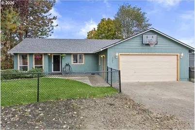 125 Aloha Ct, Roseburg, OR 97471 - Photo 1