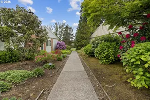 1397 Bonniebrae Dr, Lake Oswego, OR 97034 - Photo 2