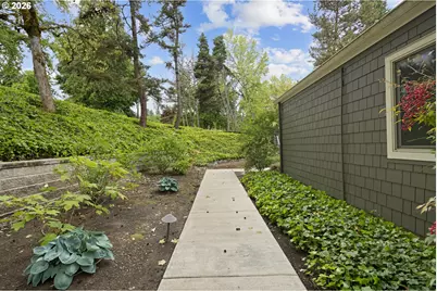 1397 Bonniebrae Dr, Lake Oswego, OR 97034 - Photo 36