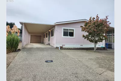 100 River Bend Rd #107, Reedsport, OR 97467 - Photo 2