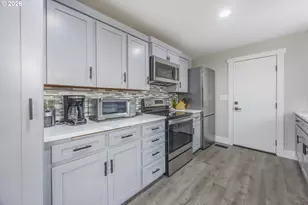 1631 NW 33rd St, Lincoln City, OR 97367 - Photo 20