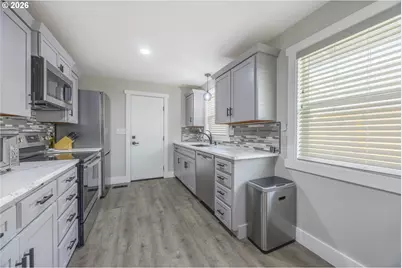 1631 NW 33rd St, Lincoln City, OR 97367 - Photo 18