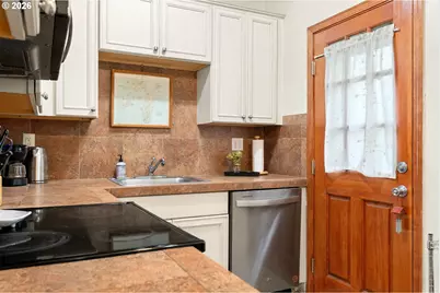 130 SE 31st Ave #2, Portland, OR 97214 - Photo 12