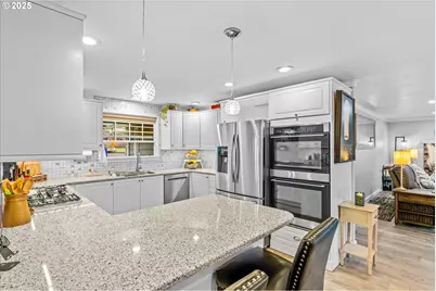 10410 SW Serene Pl, Wilsonville, OR 97070 - Photo 8