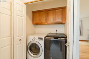 7870 SE Springwater Dr, Portland, OR 97206 - Photo 14