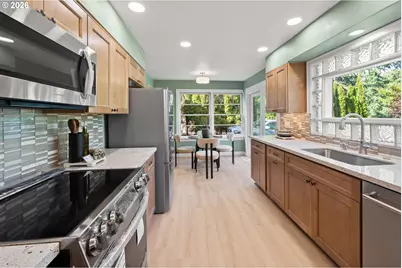 4575 SW Dogwood Ln, Portland, OR 97225 - Photo 12