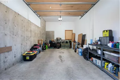 225 NW Brook St #A, Newport, OR 97365 - Photo 24