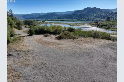 0 N Bank Rogue River, Gold Beach, OR 97444 - Photo 2