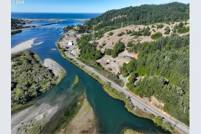0 N Bank Rogue River, Gold Beach, OR 97444 - Photo 4