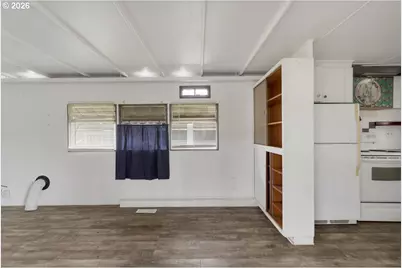 5422 Portland Rd NE #10, Salem, OR 97305 - Photo 6