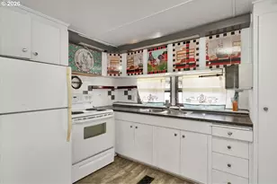 5422 Portland Rd NE, Salem, OR 97305 - Photo 12