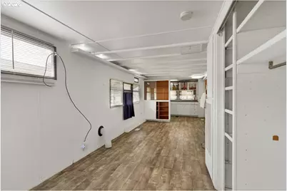 5422 Portland Rd NE #10, Salem, OR 97305 - Photo 10