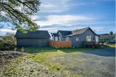 807 Garibaldi Ave, Garibaldi, OR 97118 - Photo 4