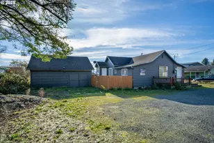 807 Garibaldi Ave, Garibaldi, OR 97118 - Photo 4