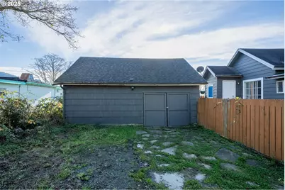 807 Garibaldi Ave, Garibaldi, OR 97118 - Photo 22