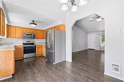 5201 9th Ct SE, Salem, OR 97306 - Photo 10