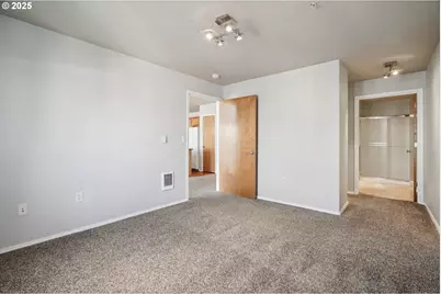 15320 NW Central Dr #317, Portland, OR 97229 - Photo 28
