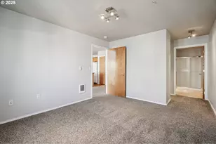 15320 NW Central Dr, Portland, OR 97229 - Photo 28