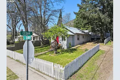 320 E Steuben St, Bingen, WA 98605 - Photo 4