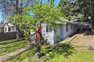 320 E Steuben St, Bingen, WA 98605 - Photo 2