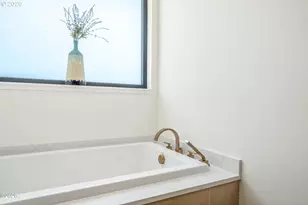 1025 NE 7th Dr, Newport, OR 97365 - Photo 20