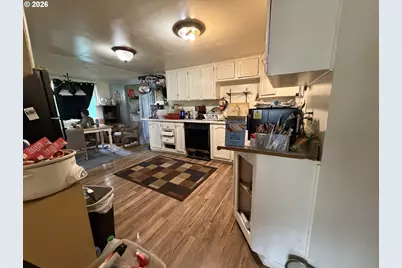 1021 Hill St, Myrtle Creek, OR 97457 - Photo 4