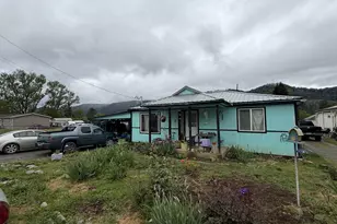 1021 Hill St, Myrtle Creek, OR 97457 - Photo 1
