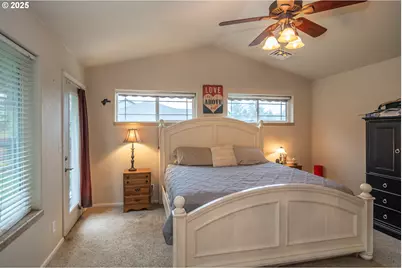 1540 NW Avery St, Roseburg, OR 97471 - Photo 14