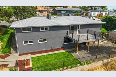 715 NW 6th St, Pendleton, OR 97801 - Photo 4