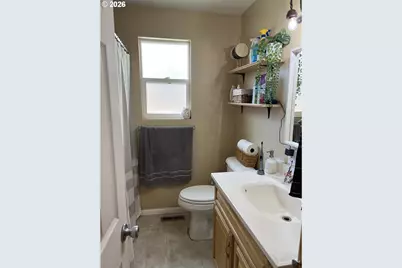 209 E 10th St, The Dalles, OR 97058 - Photo 10