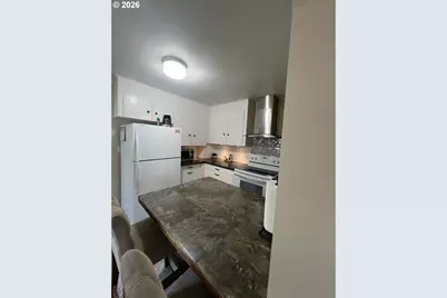 209 E 10th St, The Dalles, OR 97058 - Photo 6