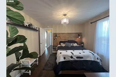 209 E 10th St, The Dalles, OR 97058 - Photo 8