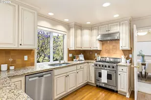 12878 SW Sierra Vista Dr, Lake Oswego, OR 97035 - Photo 14