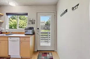 1300 NE 68th Ave, Portland, OR 97213 - Photo 12