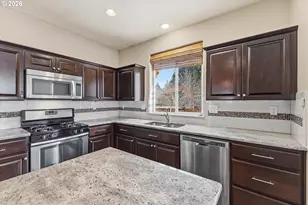 5595 NE Azores Ct, Hillsboro, OR 97124 - Photo 8