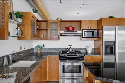 333 NW 9th Ave #1103, Portland, OR 97209 - Photo 18