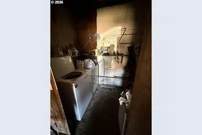 211 E Alder St, Powers, OR 97466 - Photo 32