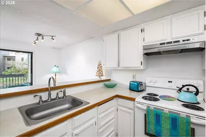 2026 Lake Isle Dr, Eugene, OR 97401 - Photo 16