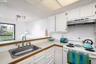 2026 Lake Isle Dr, Eugene, OR 97401 - Photo 16