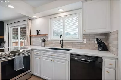 106 Monterey Dr, Kelso, WA 98626 - Photo 8