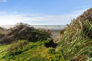 30555 Sandy Dr, Gold Beach, OR 97444 - Photo 42