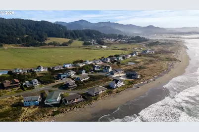 30555 Sandy Dr, Gold Beach, OR 97444 - Photo 44
